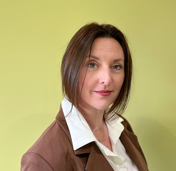 Dr Jo Holmes